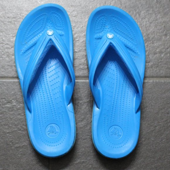 mens croc flip flops size 9